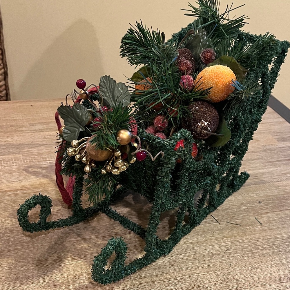 Santa’s Sleigh Decoration